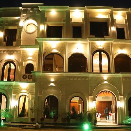 Patiāla Hotel Pushap Palace מראה חיצוני תמונה