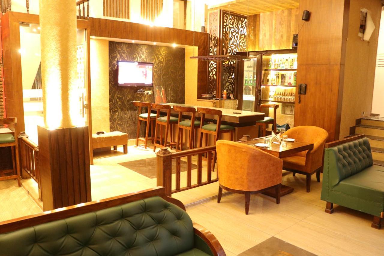 Patiāla Hotel Pushap Palace מראה חיצוני תמונה