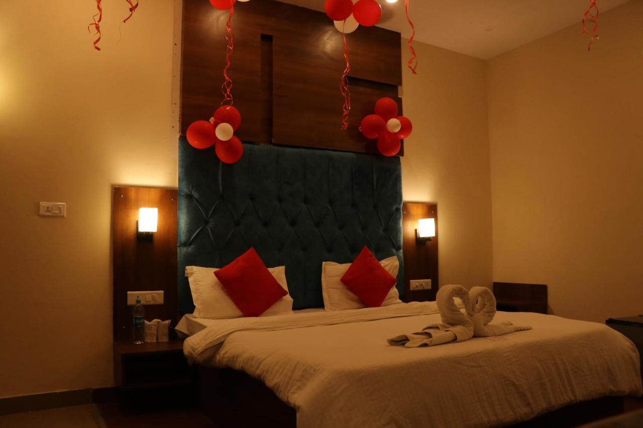 Patiāla Hotel Pushap Palace מראה חיצוני תמונה